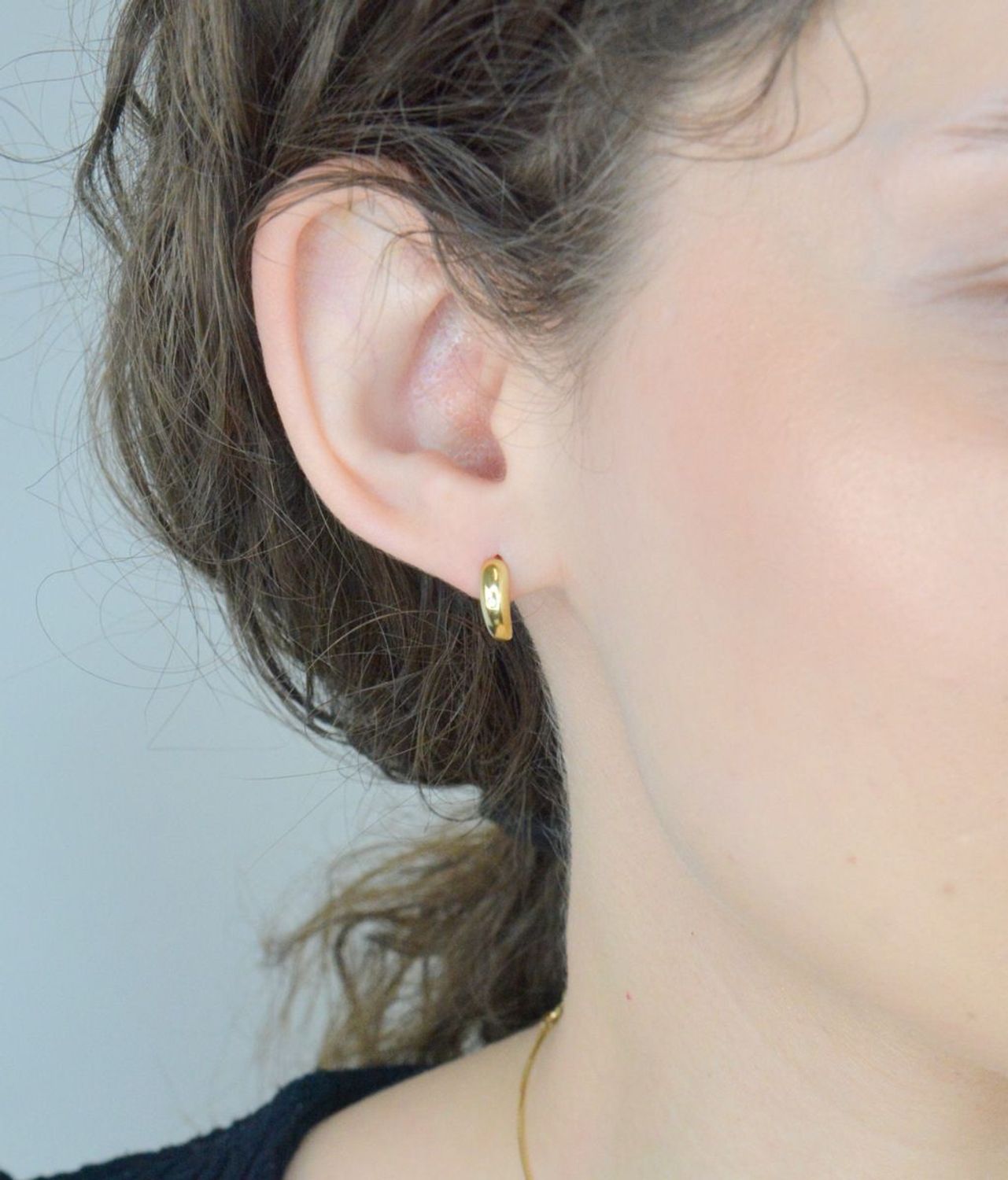 Kolczyki złote półksiężyce wygięte z cyrkonią, wkrętki próba 585 KLC-000000-465-585. Kolczyki złote na prezent. Kolczyki złota półkola. Kolczyki złote dla dziewczynki. Kolczyki złote na 1.jpg