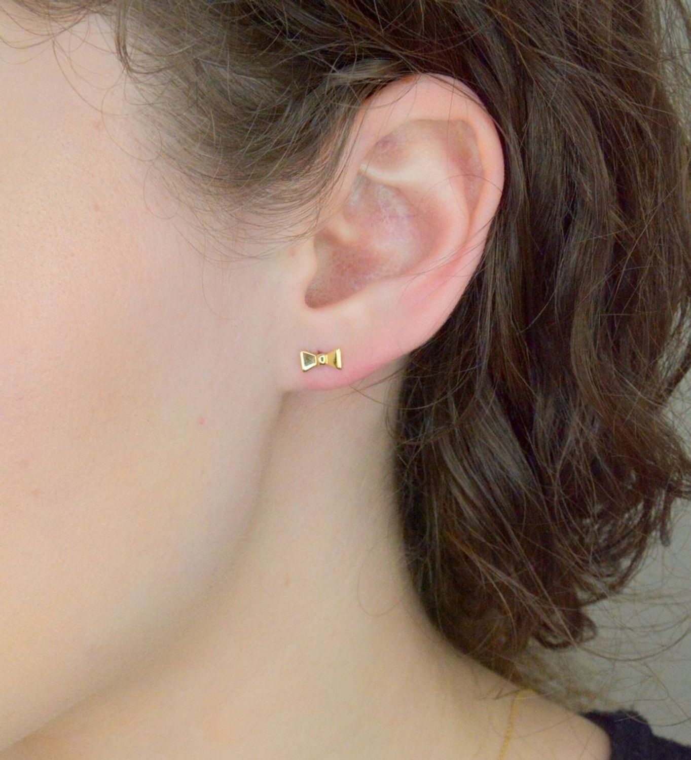 Kolczyki damskie złote kokardki próby 585 KLC-000000-475-585 Złote kolczyki próby 585 w kształcie kokardek.jpg