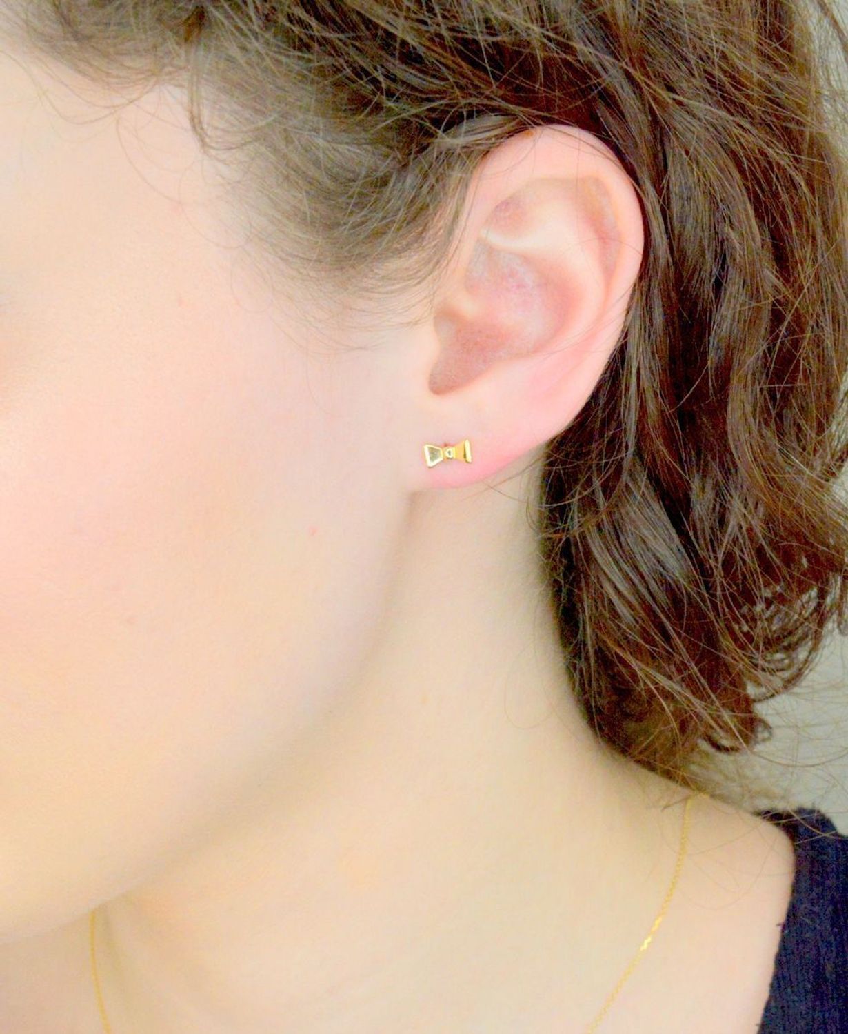 Kolczyki damskie złote kokardki próby 585 KLC-000000-475-585 Złote kolczyki próby 585 w kształcie kokardek.jpg