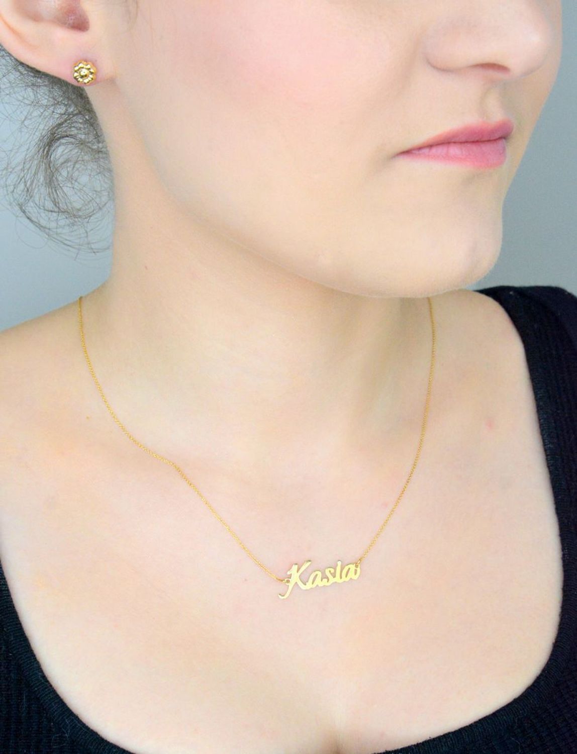 Kolczyki damskie złote kwiatki 585 KLC-000000-486-585 Złote kolczyki próby 585 w kształcie kwiatków to uroczy i elegancki dodatek, który doda blasku każdej stylizacji. Wykonane 1.jpg