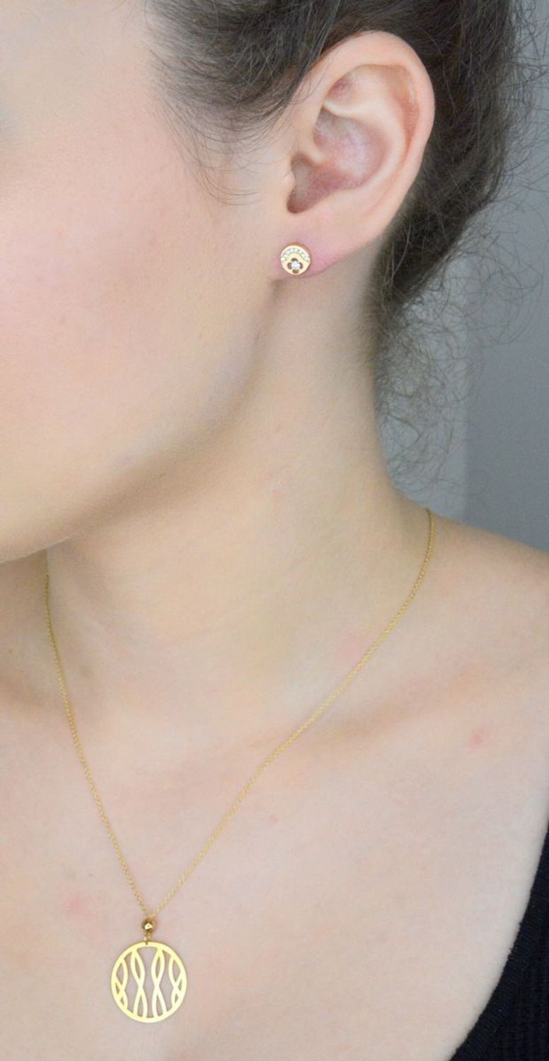 Kolczyki okrągłe złote 585 z cyrkoniami KLC-000000-494-585 Eleganckie, złote okrągłe kolczyki wykonane z próby złota 585 o wadze około 1,42 g i szerokości 0,8 cm. 1.jpg