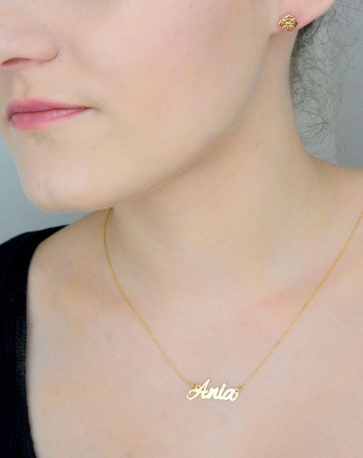 Kolczyki damskie ażurowe kwadraty z białym złotem 585 KLC-000000-505-585 Eleganckie kolczyki na sztyfty są uroczym i skromnym dodatkiem, które można nosić same lub w 1.jpg