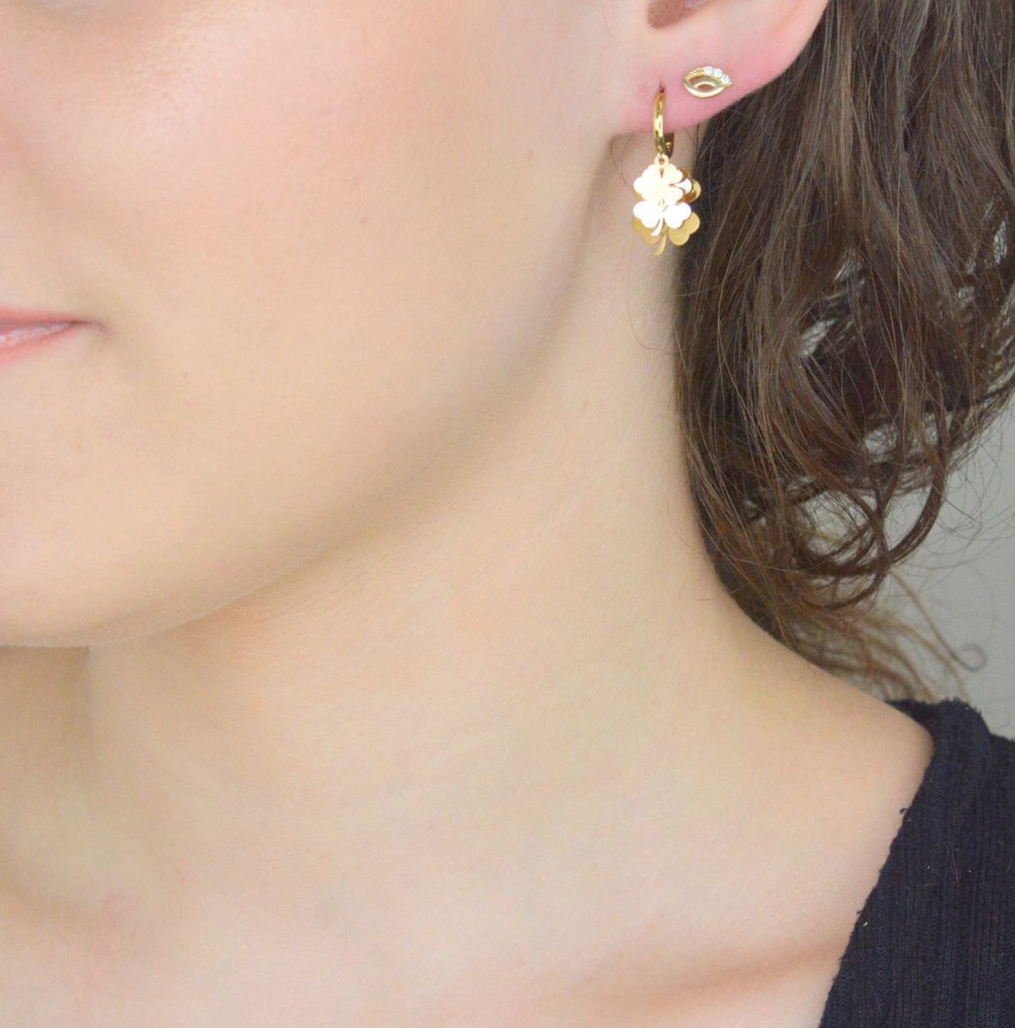 Złote kolczyki damskie Wiszące koniczynki w trzech kolorach złota 333.jpg