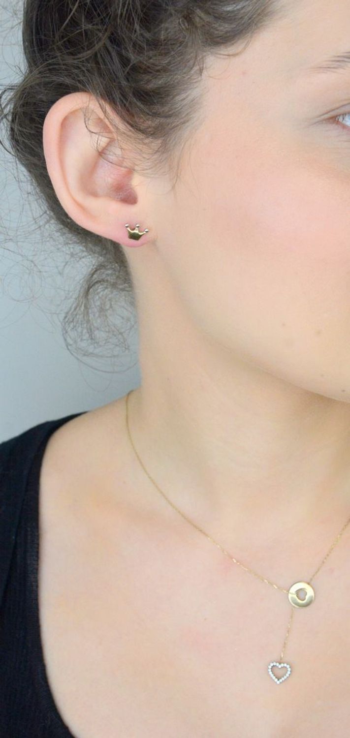 Kolczyki damskie złota korona 585 z białym złotem KLC-000000-548-585 Złote kolczyki zostały wykonane z najwyższej jakości złota próby 585. Złote kolczyki w kształcie korony. 11.jpg