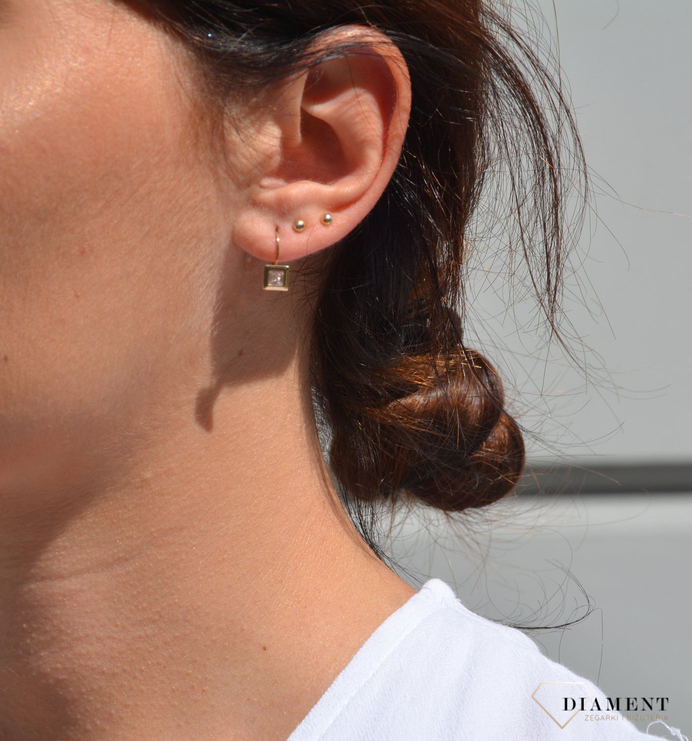 Złote kolczyki 333 cyrkonia kwadrat.jpg