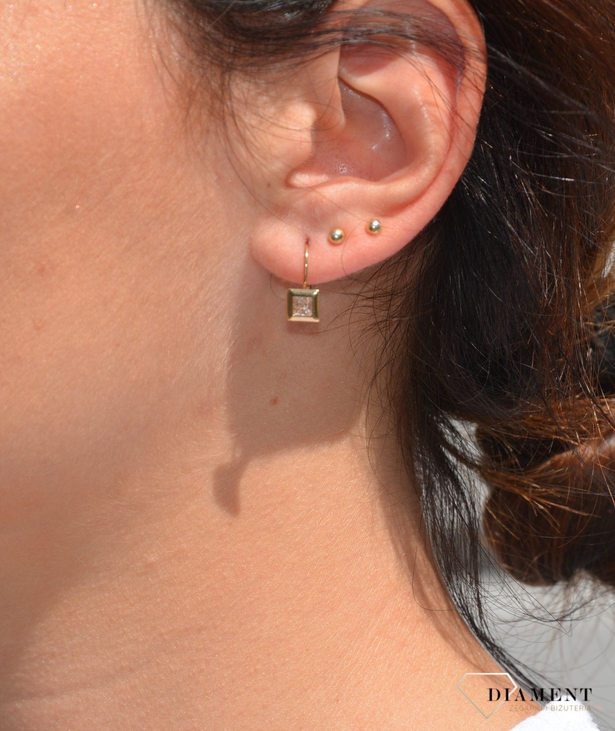 Złote kolczyki 333 cyrkonia kwadrat.jpg