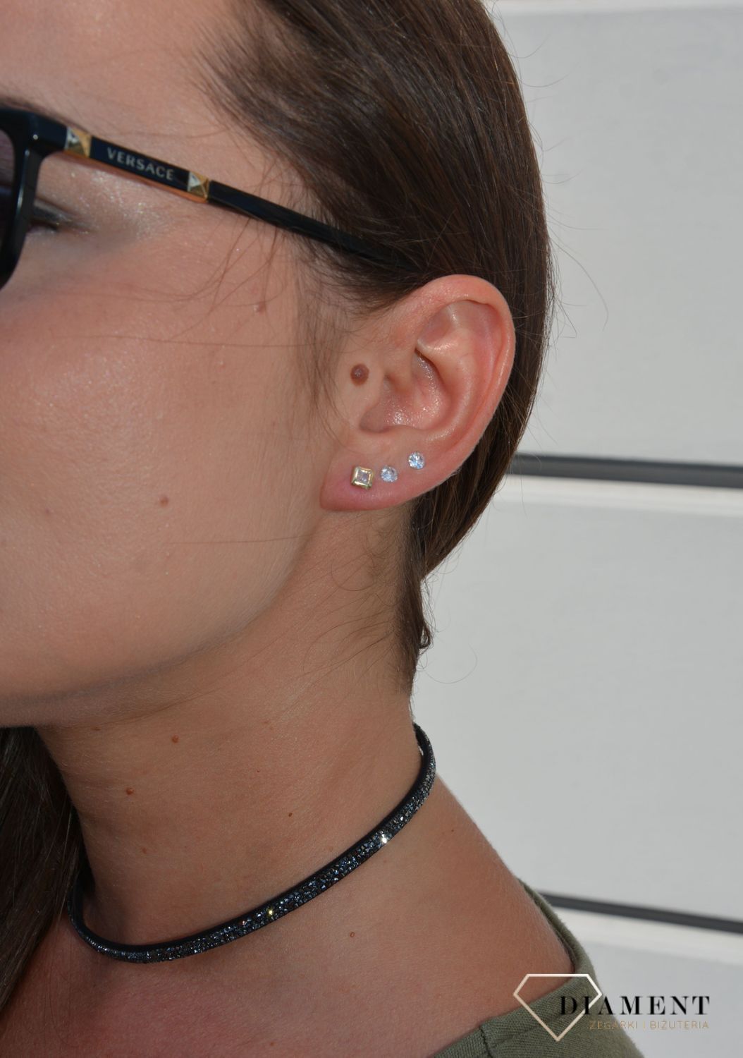 Złote kolczyki 333 cyrkonia kwadrat KLC-000000-679-333.jpg