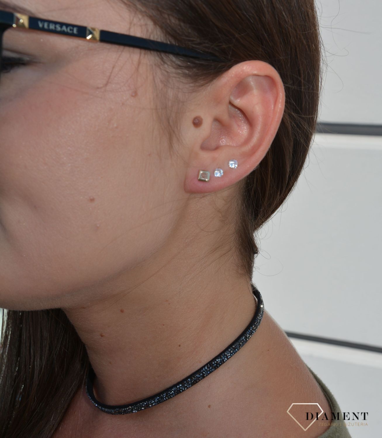 Złote kolczyki 333 cyrkonia kwadrat KLC-000000-679-333.jpg