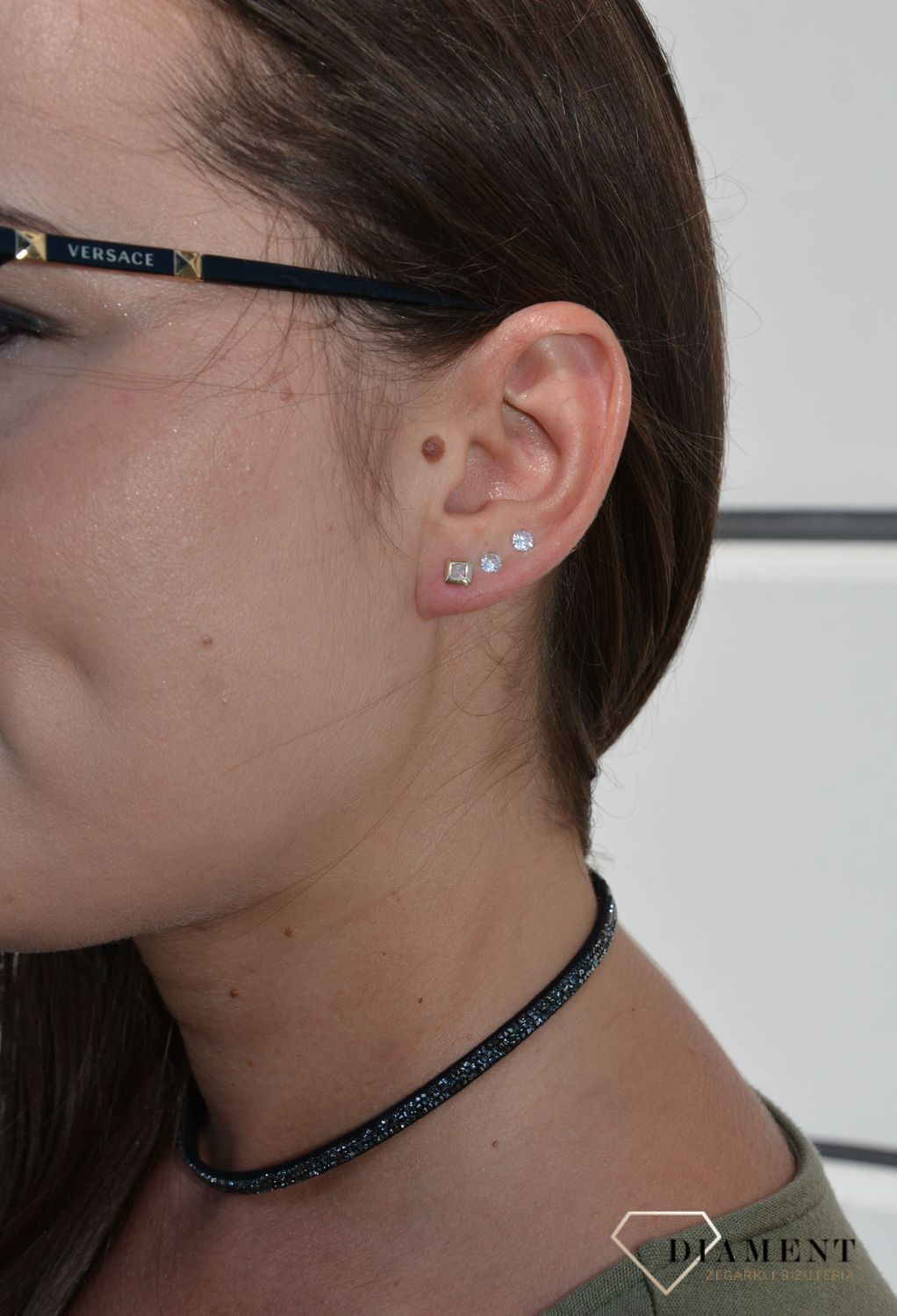 Złote kolczyki 333 cyrkonia kwadrat KLC-000000-679-333.jpg