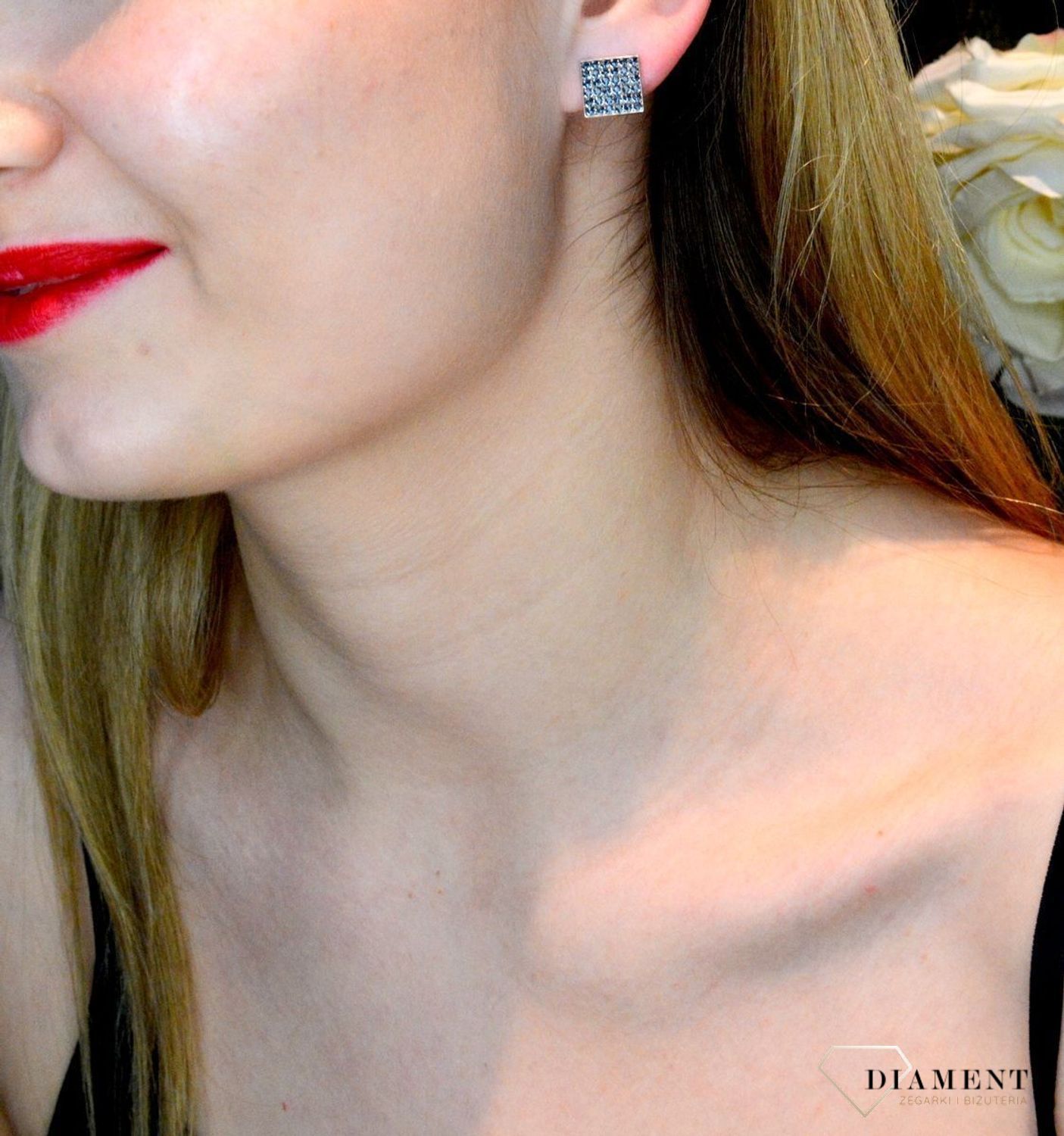 Srebrne klipsy kwadratowe z Kryształkami Swarovski Kingdom KLFM6SN. Kolczyki do nieprzekłutych uszu. Kolczyki bez dziurki. Klipsy modne. Błyszczące klipsy. Klipsy na prezent..jpg