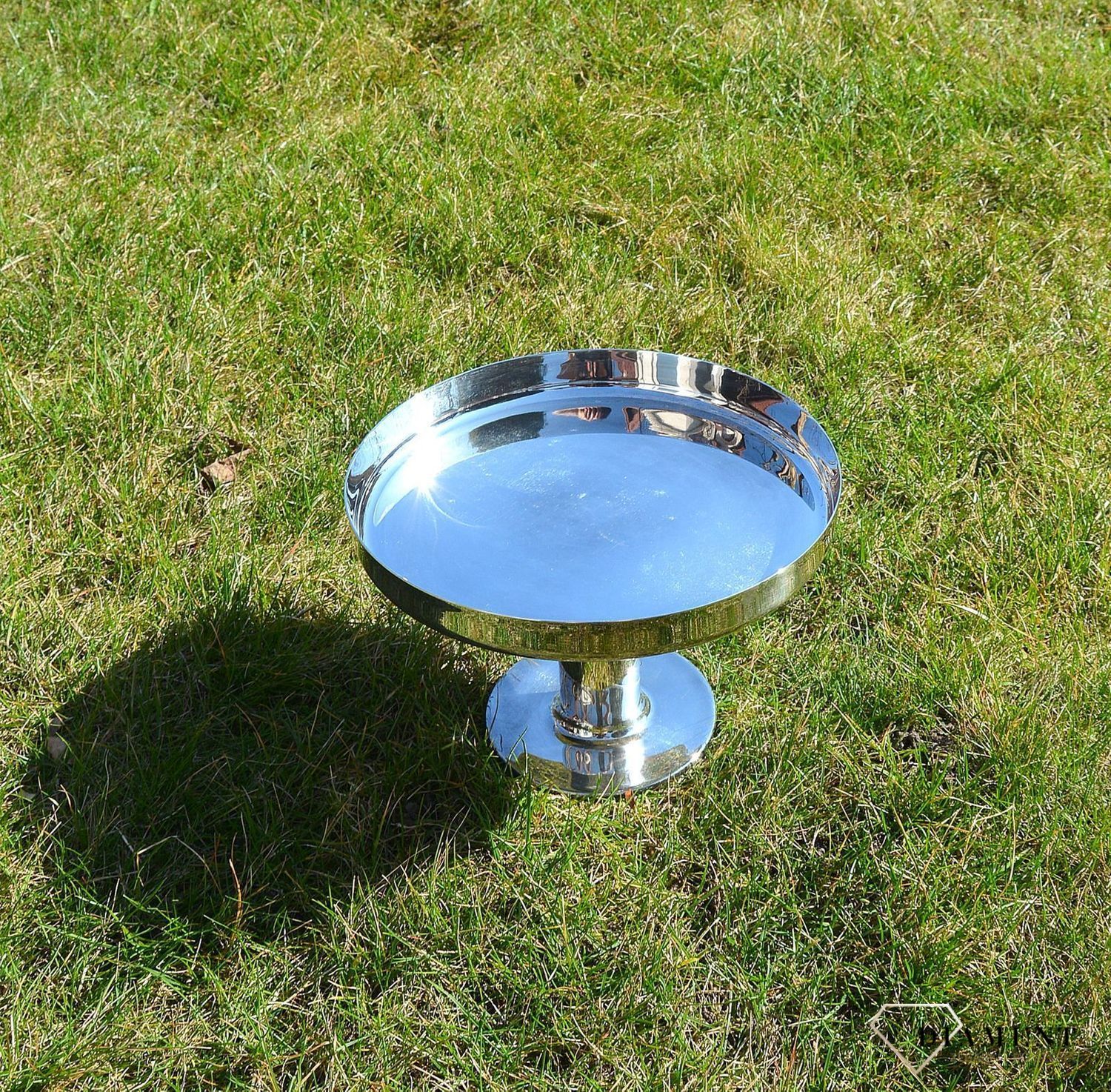 Patera na nóżce prosty wzór KO-1584. Patera to świetne naczynie, które pięknie wyeksponuje przyrządzone przez Ciebie słodkości np. ciasta, muffinki, praliny czy pącz (4).JPG