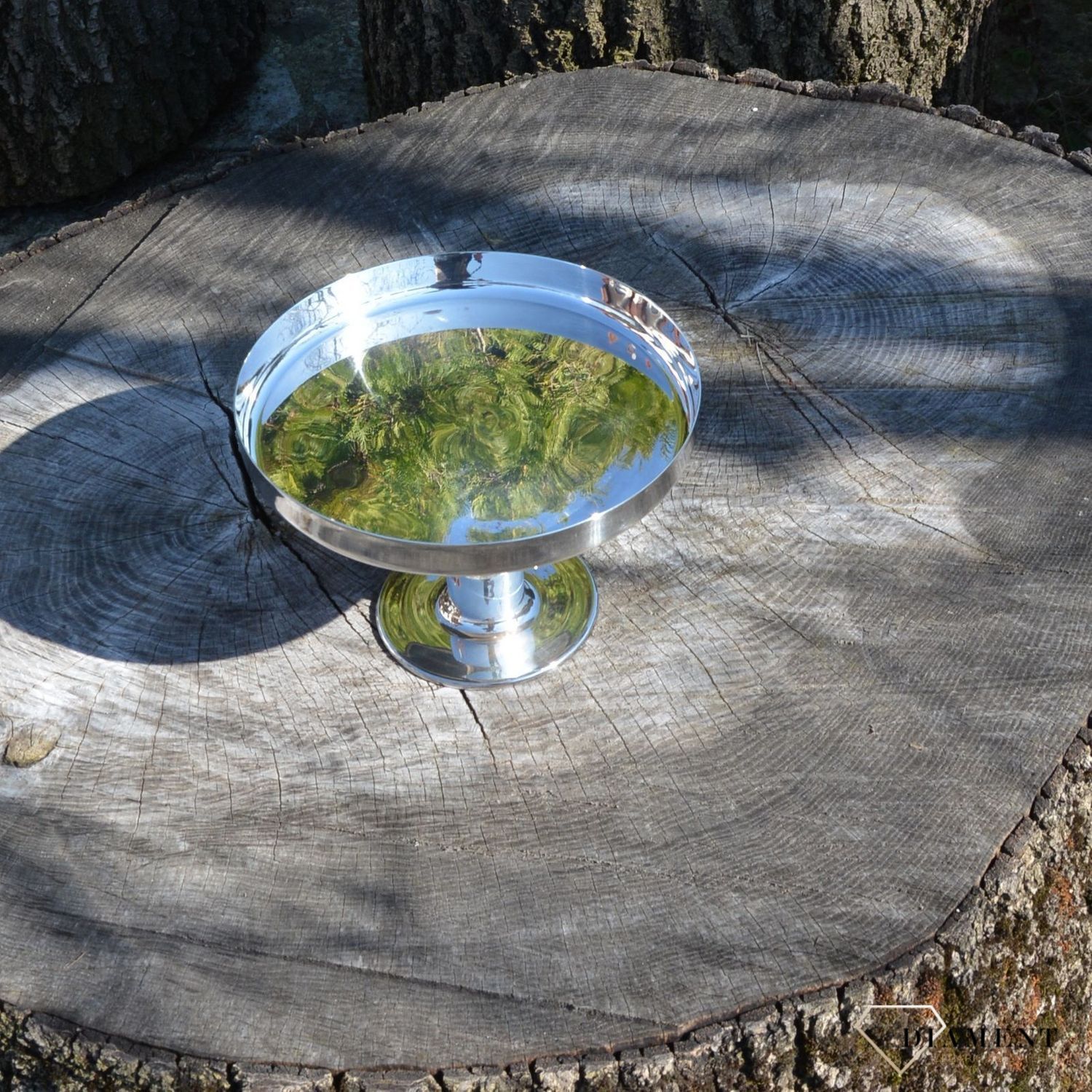 Patera na nóżce prosty wzór KO-1584. Patera to świetne naczynie, które pięknie wyeksponuje przyrządzone przez Ciebie słodkości np. ciasta, muffinki, praliny czy pącz (4).JPG