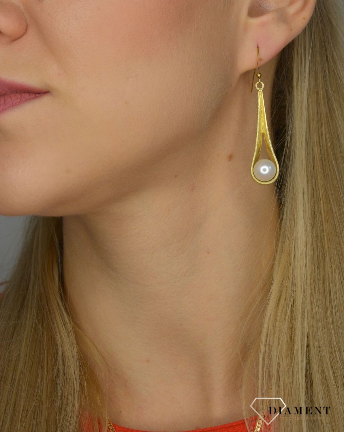 Kolczyki damskie BY DZIUBEKA pozłacana łezka z perłą KOLGALA041102000.jpg