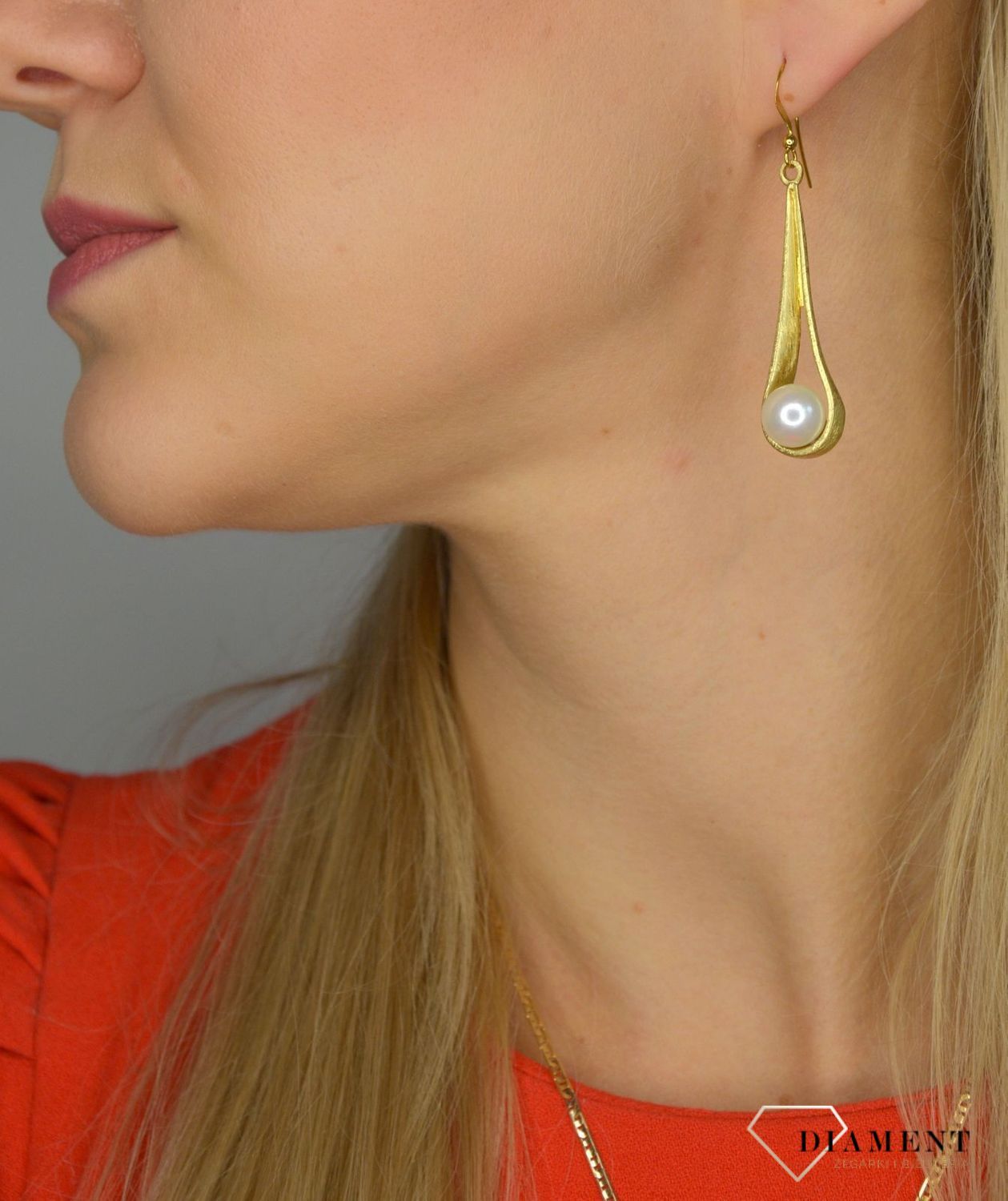 Kolczyki damskie BY DZIUBEKA pozłacana łezka z perłą KOLGALA041102000.jpg