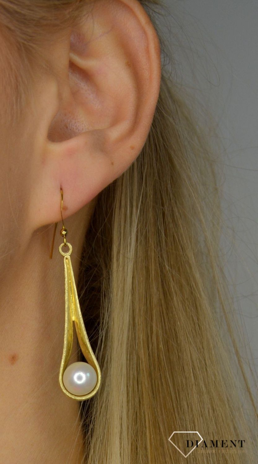 Kolczyki damskie BY DZIUBEKA pozłacana łezka z perłą KOLGALA041102000.jpg