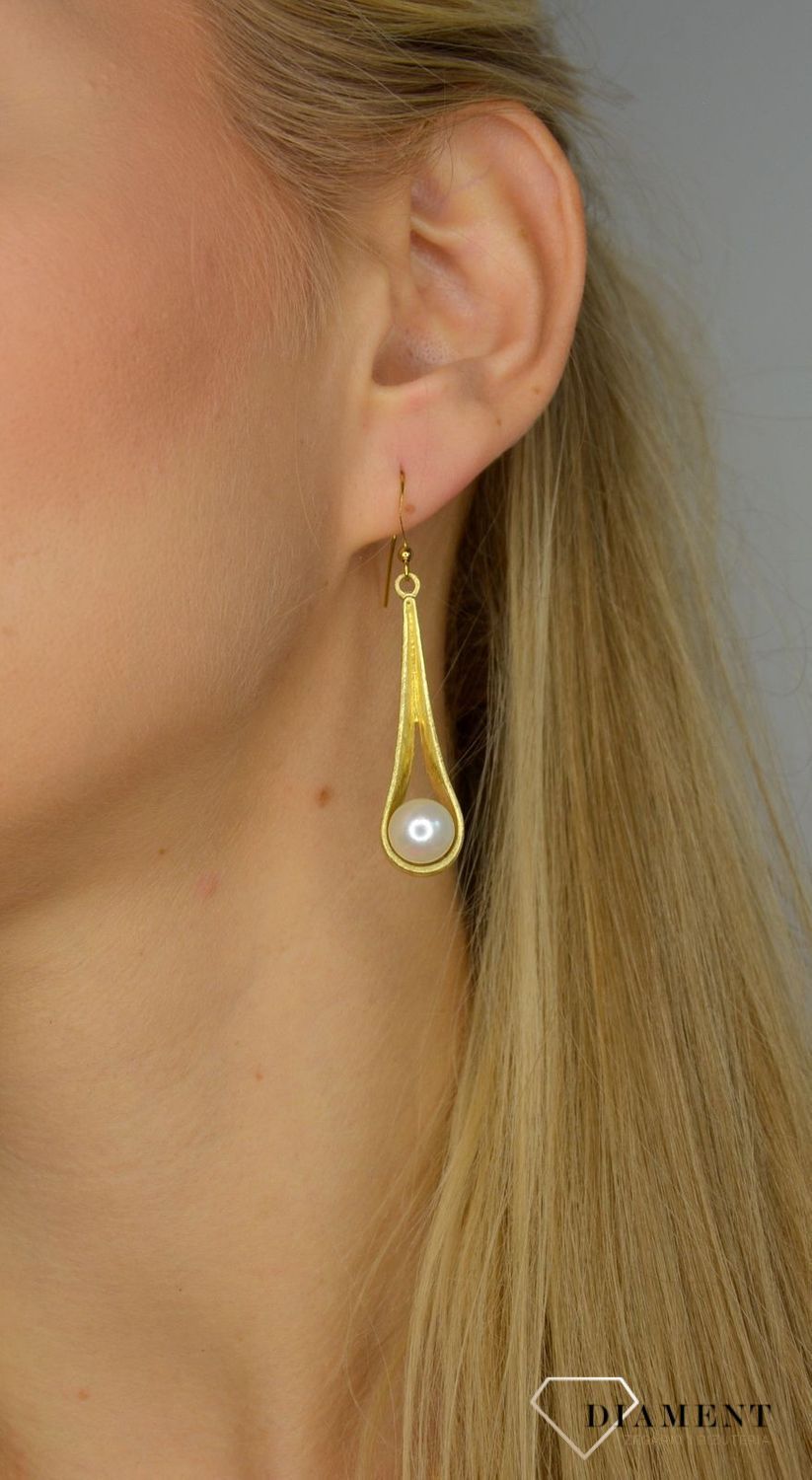 Kolczyki damskie BY DZIUBEKA pozłacana łezka z perłą KOLGALA041102000.jpg