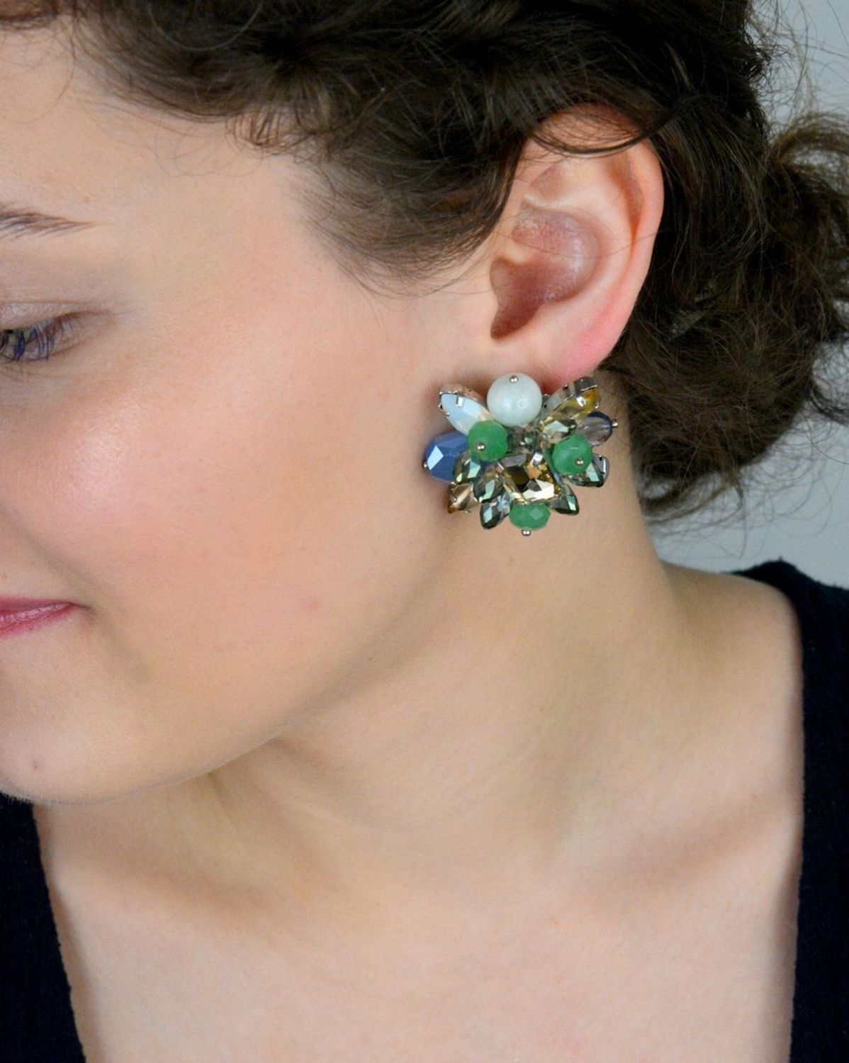 Klipsy duże kwiaty w kryształki by dziubeka KOLMAYA053508200.jpg