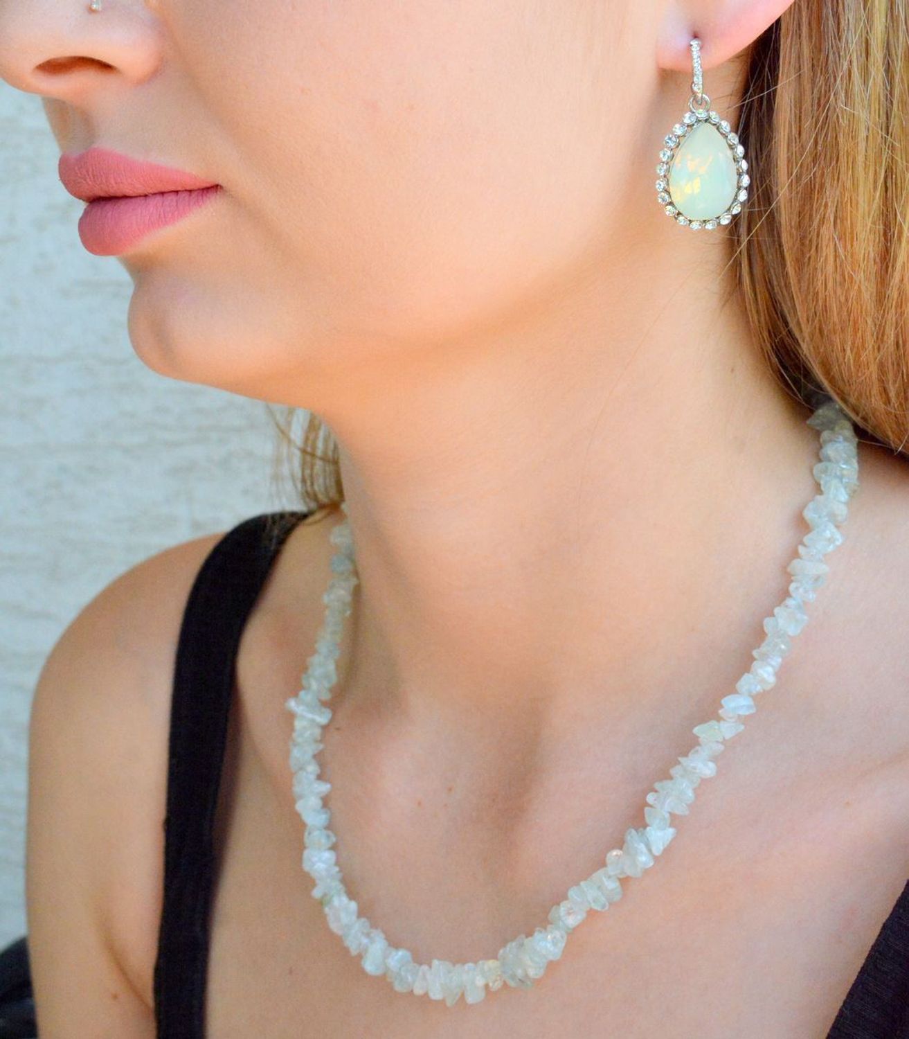 Kolczyki damskie wiszące łezki z cyrkoniami KOLSHIN023402800. Kolczyki damskie kryształki. Kolczyki wiszące łezki. Kolczyki antyalergiczne na prezent. Kolczyki na sztyft idealne na prezent..jpg