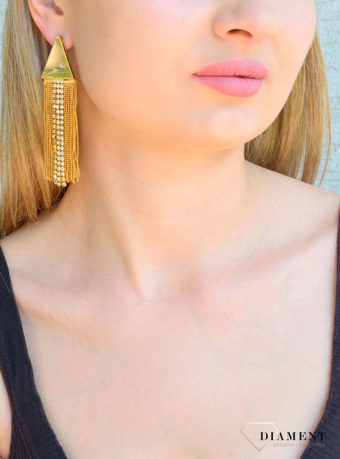 Kolczyki damskie wiszące łańcuszki w złotym kolorze KOLSHIN035203200. Kolczyki damskie łańcuszki. Kolczyki wiszące łańcuszki. Kolczyki antyalergiczne na prezent. Kolczyki na sztyft idealne na prezent. Kolczyki pozłacane wiszące łańcusz.jpg