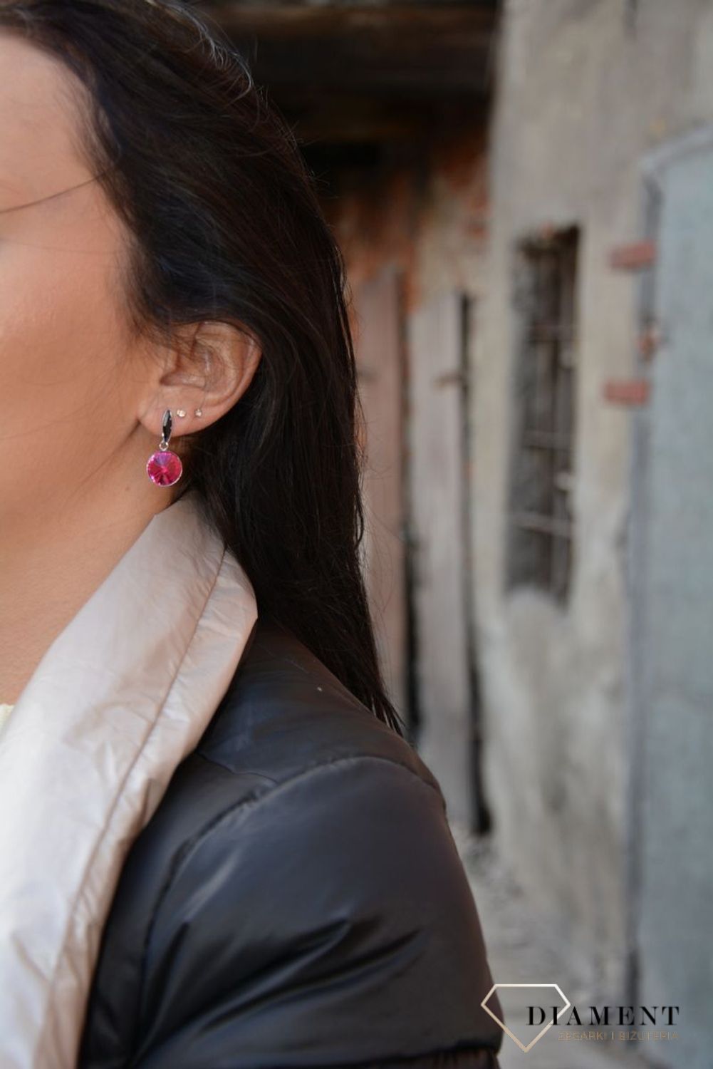 Urocze kolczyki renomowanej firmy Spark z autentycznymi kryształkami Swarovskiego to ciekawa propozycja, która doda uroku każdej stylizacji..jpg