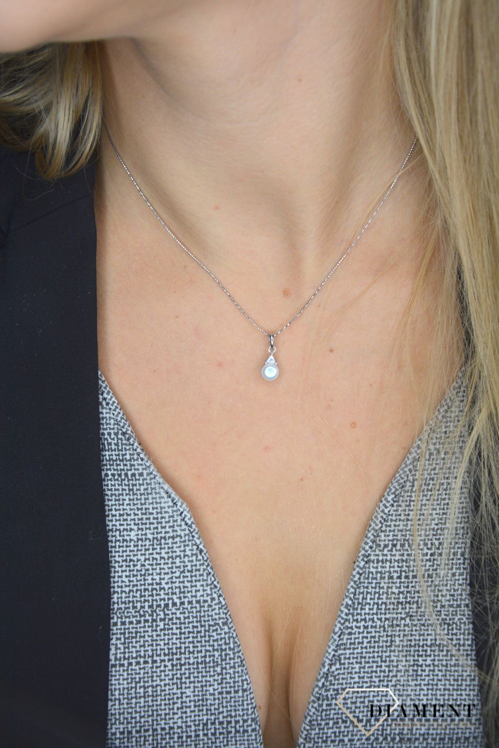 Komplet srebrnej biżuterii kolczyki i zawieszka z perełką  (1).jpg