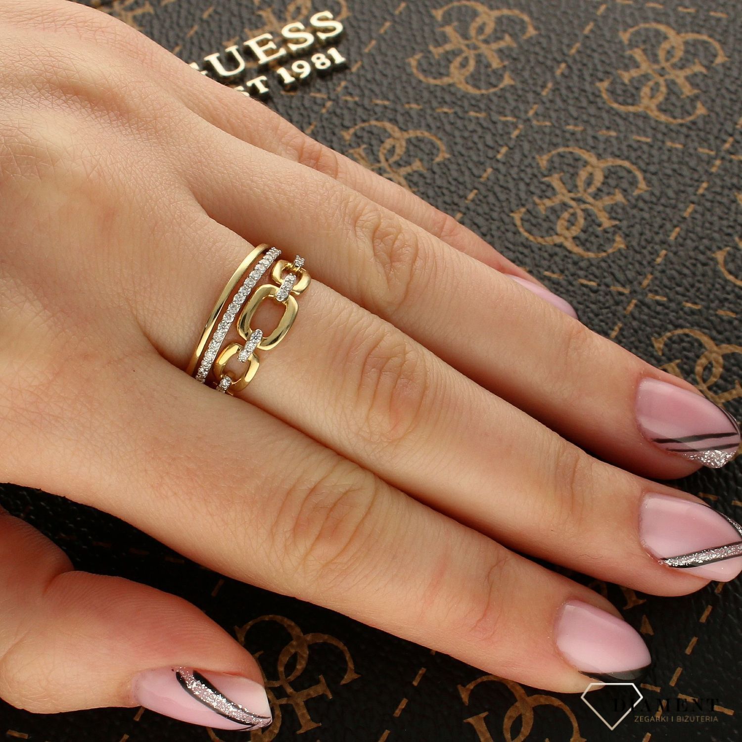 Złoty pierścionek z Diamentami  Potrójne elementy  585 KR-17910 (1).jpg