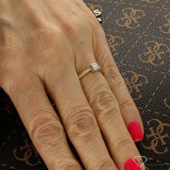 Pierścionek złoty DIAMENT żółte złoto, jeden diament, zwężany KR-83402.jpg