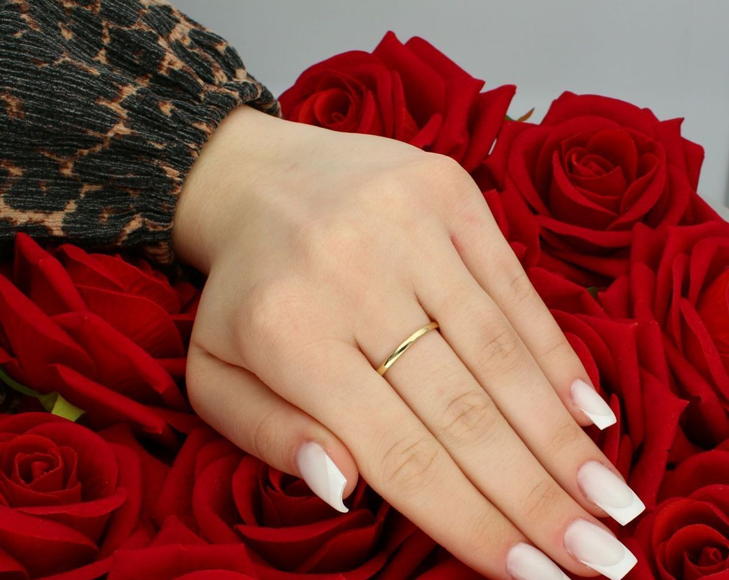 Złoty pierścionek damski 585 Pierścionek z żółtego złota z Diamentem 0,09 ct.jpg