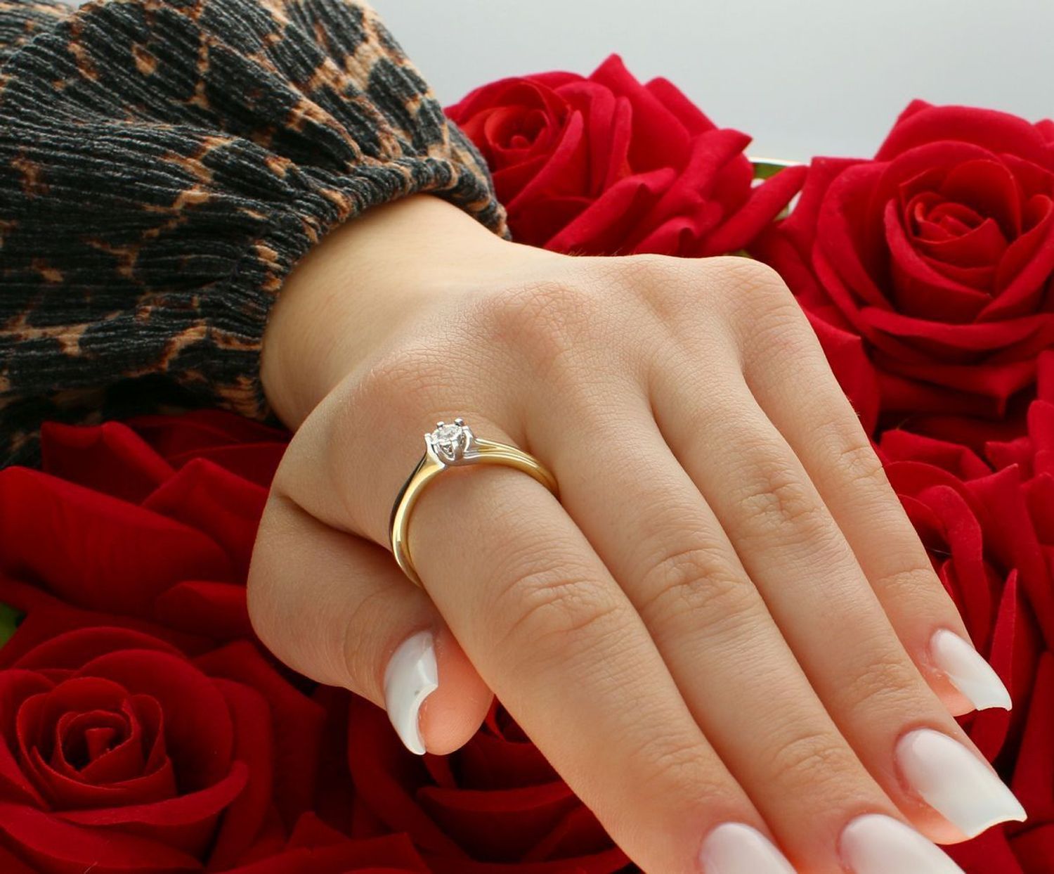 Pierścionek damski złoty 585 Pierścionek z Diamentem, pierścionek zaręczynowy 0.08 ct.jpg