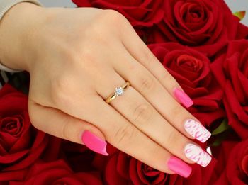 Złoty pierścionek KR69002Y z diamentem 0,09ct HSI. Próba 585, rozmiar 16, ozdoba 5 mm. Klasyka i elegancja w doskonałym wydaniu – idealny na prezent.2.jpg