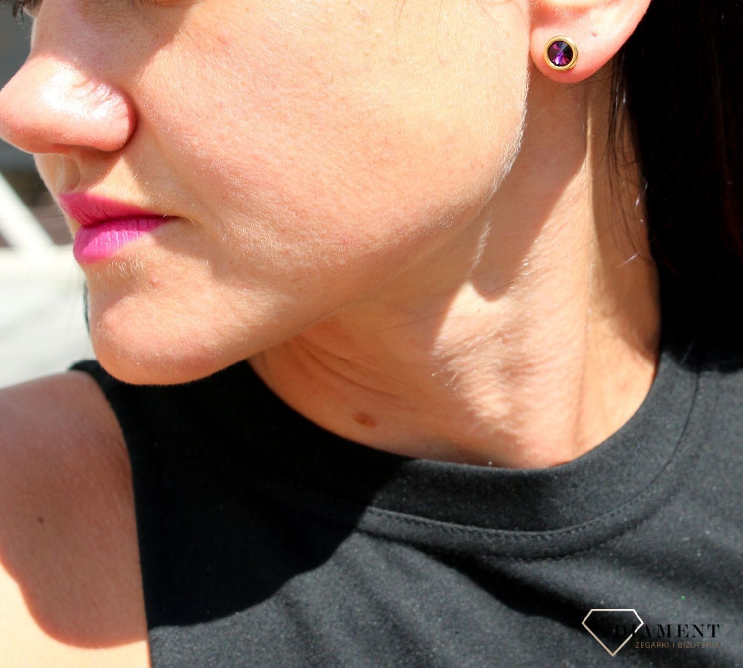 Srebrne kolczyki Swarovski Urodzinowe Kamienie Amethyst Okrągłe przy uchu KRG1122SS29AM.jpg