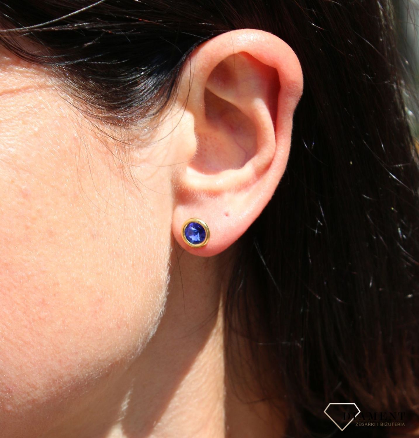 Srebrne kolczyki Swarovski Urodzinowe Kamienie Okrągłe przy uchu kolor Sapphire KRG1122SS29SA.jpg