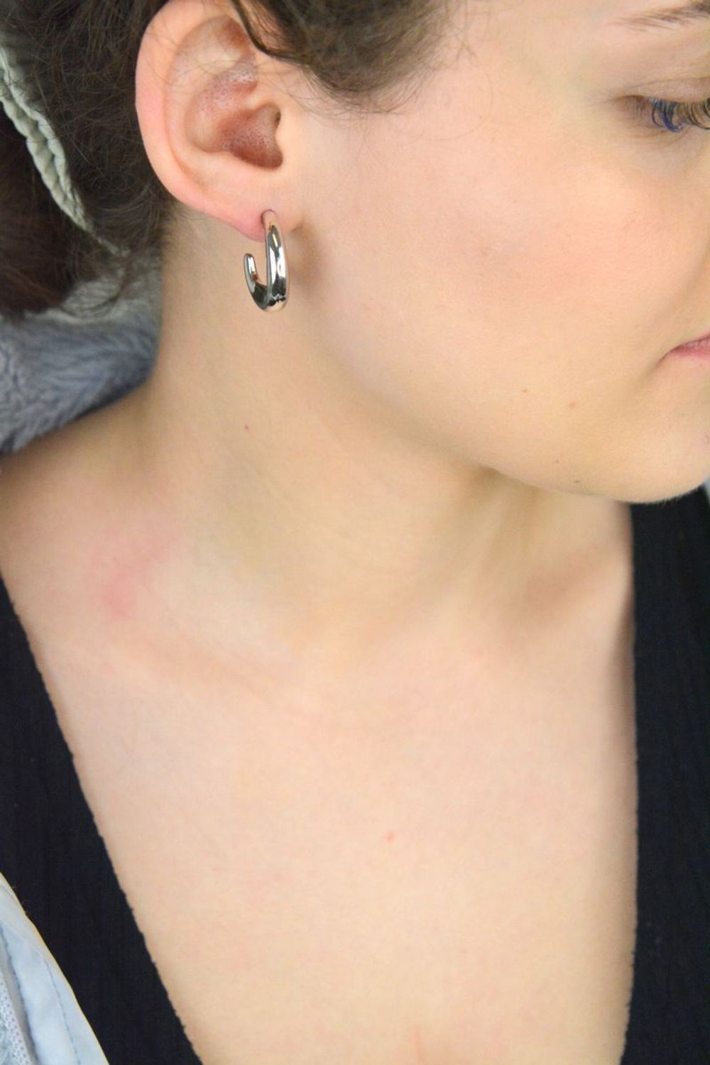 Kolczyki srebrne geometryczne koła KS3MAOR087. Srebro próby 925, waga 4,37 g, długość 2,3 cm, szerokość 2,2 cm, zapięcie na sztyft. Nowoczesny design i elegancja.1.jpg