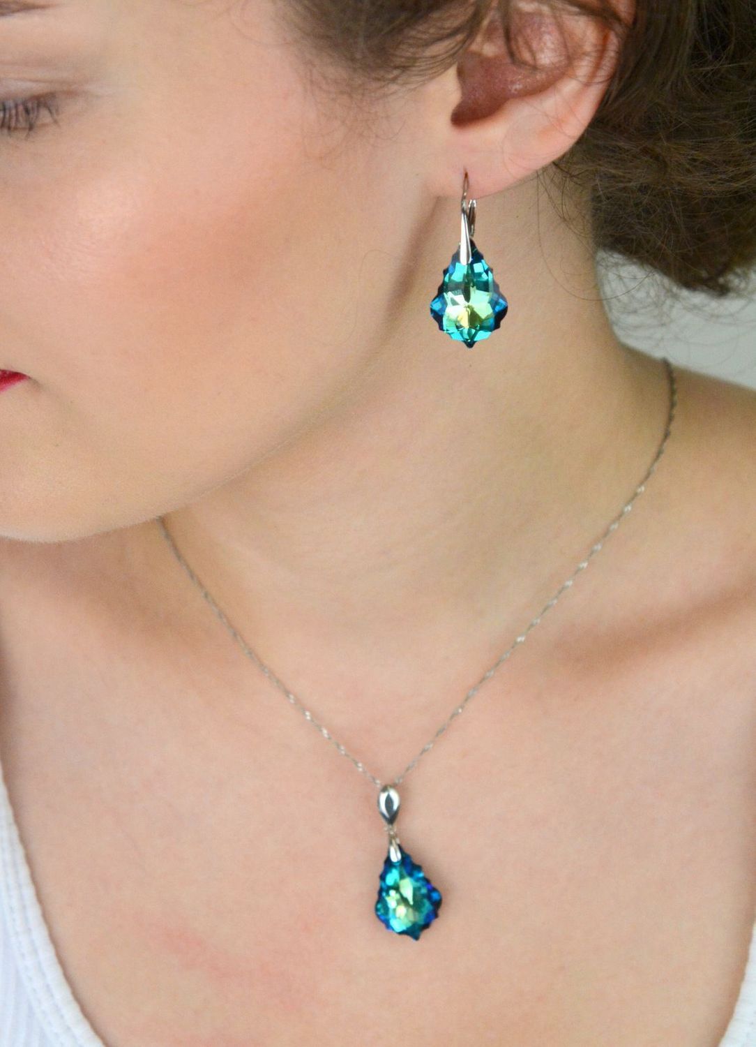 Kolczyki srebrne platynowane 925 z kryształami Bermuda Blue – KS6090BB, bigiel angielski.jpg