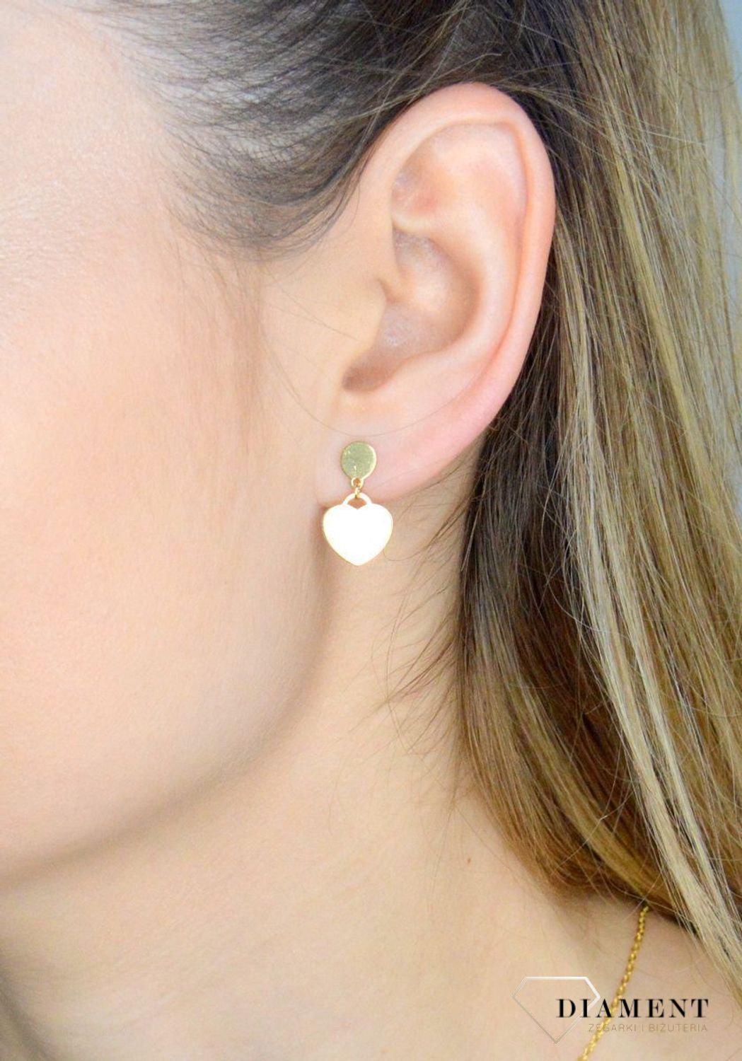 Srebrne kolczyki damskie. Kolczyki srebrne wkrętki. Kolczyki srebrne na sztyft w pozłoceniu. Kolczyki idealne na prezent. Kolczyki serduszka z cyrkonią..jpg