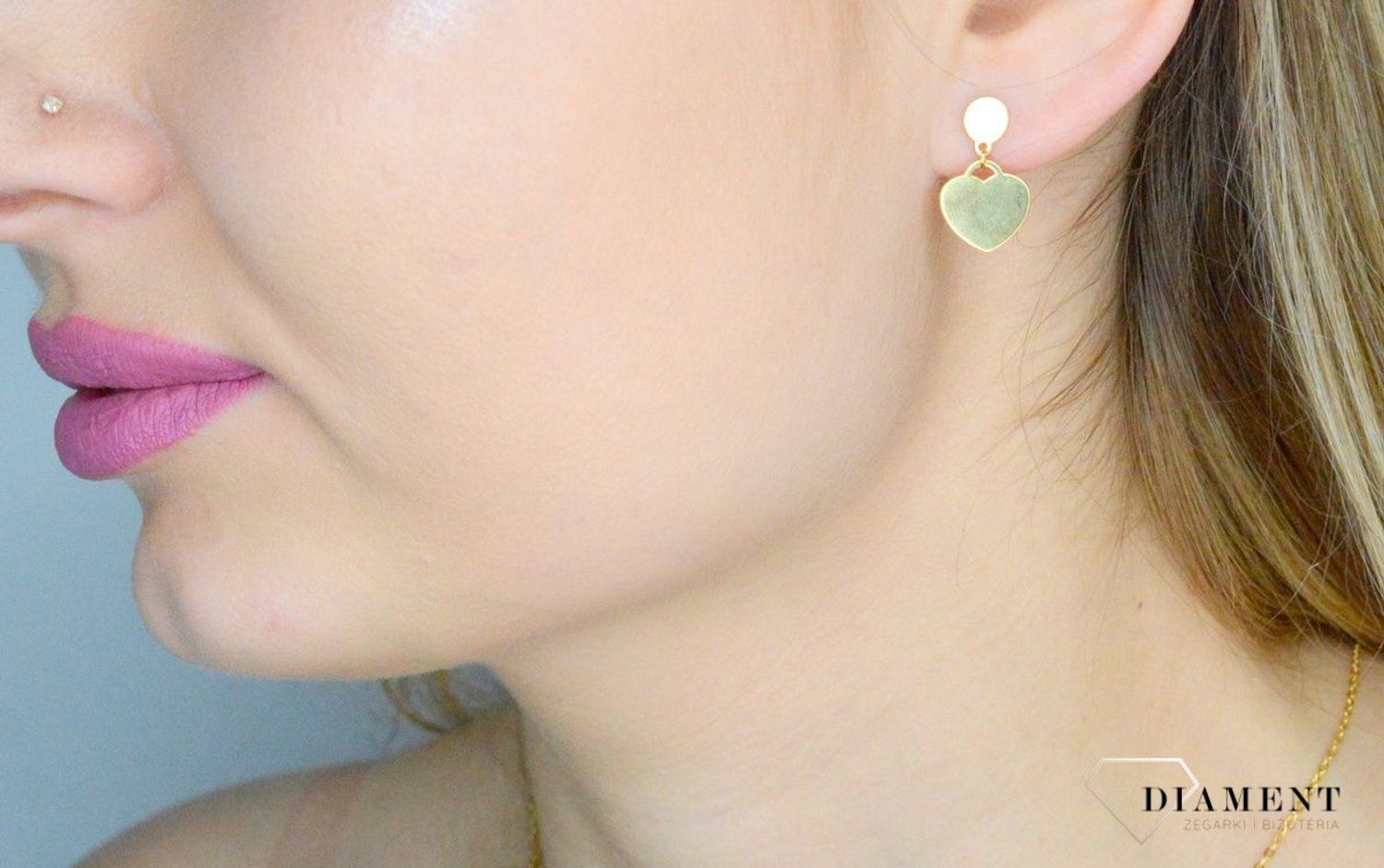 Srebrne kolczyki damskie. Kolczyki srebrne wkrętki. Kolczyki srebrne na sztyft w pozłoceniu. Kolczyki idealne na prezent. Kolczyki serduszka z cyrkonią..jpg