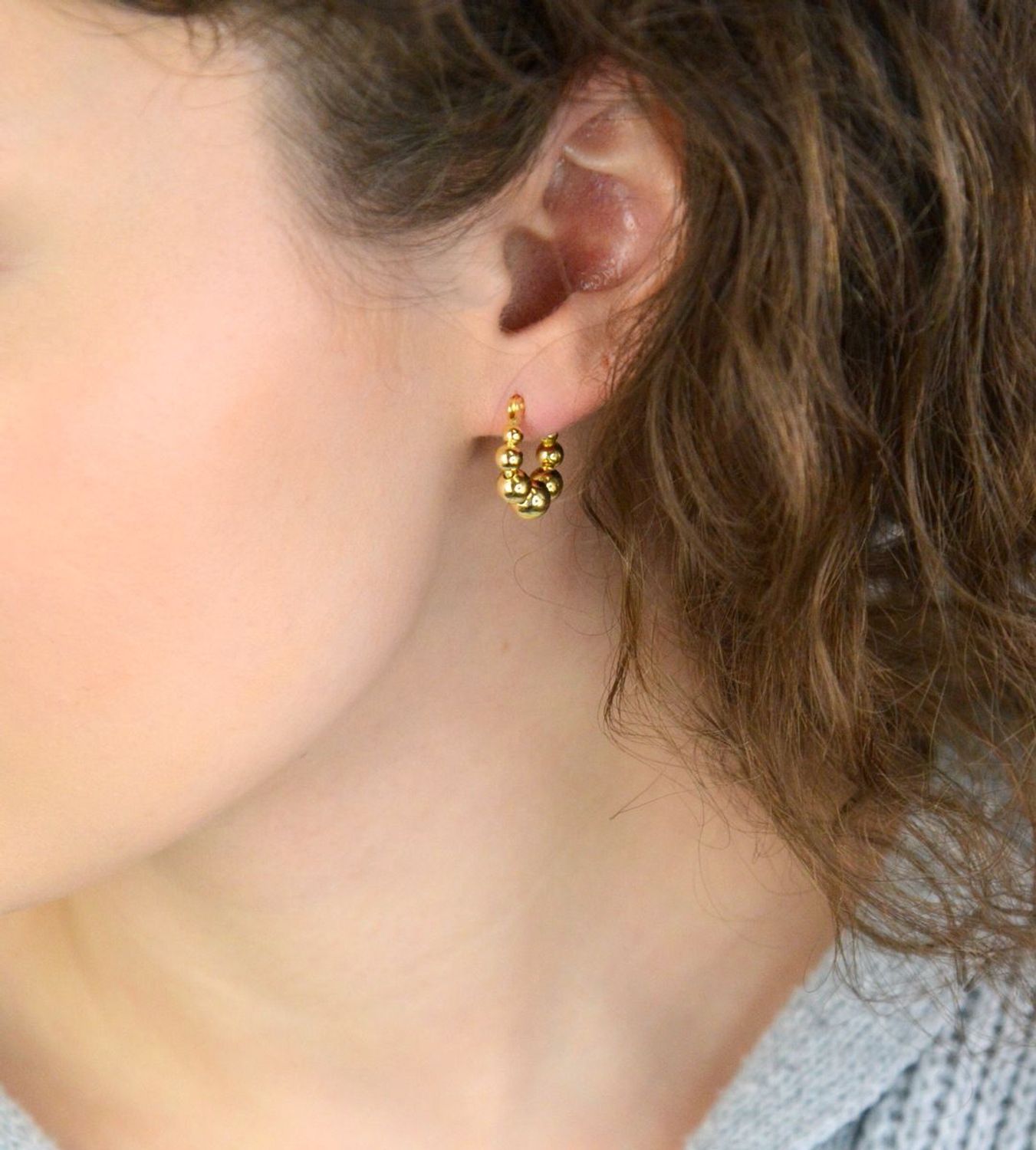 Kolczyki Damskie Srebrne Pozłacane 925 – Koła z Polerowanych Kuleczek, Zapięcie Kreol.jpg