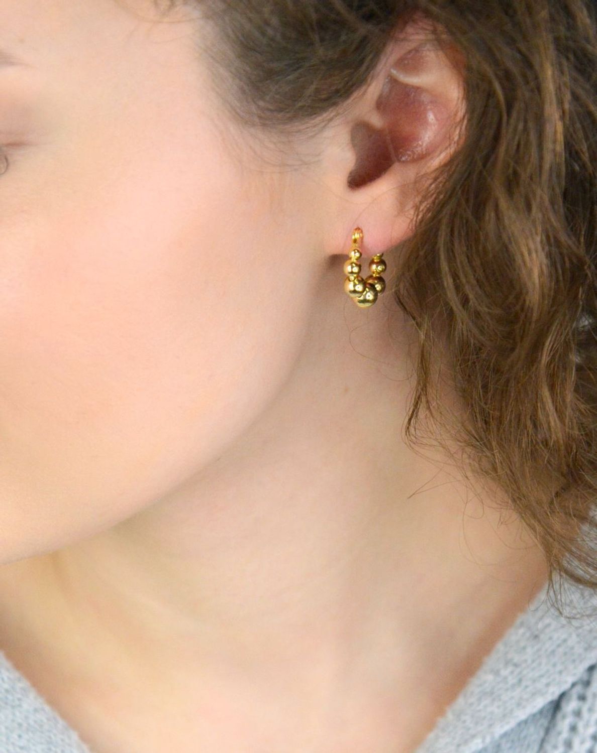 Kolczyki Damskie Srebrne Pozłacane 925 – Koła z Polerowanych Kuleczek, Zapięcie Kreol.jpg