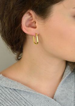 Kolczyki damskie srebrne pozłacane KSR1735Z 💛 podłużne, długość 2,3 cm, szerokość 3 mm, zapięcie na zatrzask. Srebro próby 925, waga 4,57 g. Elegancka i subtelna biżuteria damska, idealna na prezent! (3).JPG