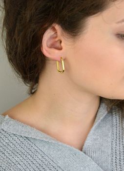 Kolczyki damskie srebrne pozłacane KSR1735Z 💛 podłużne, długość 2,3 cm, szerokość 3 mm, zapięcie na zatrzask. Srebro próby 925, waga 4,57 g. Elegancka i subtelna biżuteria damska, idealna na prezent! (5).JPG