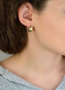 Kolczyki damskie KSR2562Z ze srebra próby 925, pozłacane, gładkie łezki. Długość 1,6 cm, szerokość 8 mm, zapięcie na sztyft – klasyczna i elegancka biżuteria (1).JPG