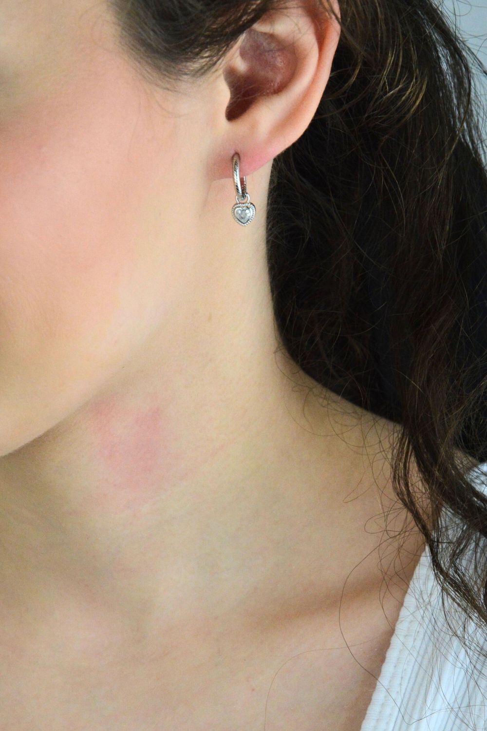 Kolczyki Damskie Srebrne KSR2684 – Kółeczka z Wiszącymi Serduszkami, Zapięcie na Zatrzask.jpg