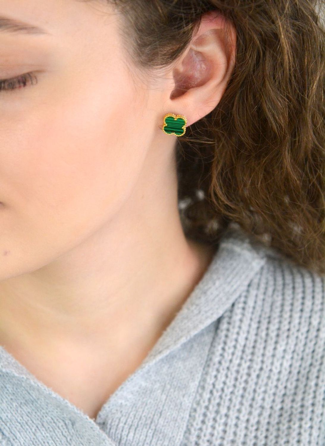 Kolczyki Damskie Srebrne Pozłacane KSR6726Z – Koniczynki z Malachitem, Zapięcie na Sztyft sztyft.jpg