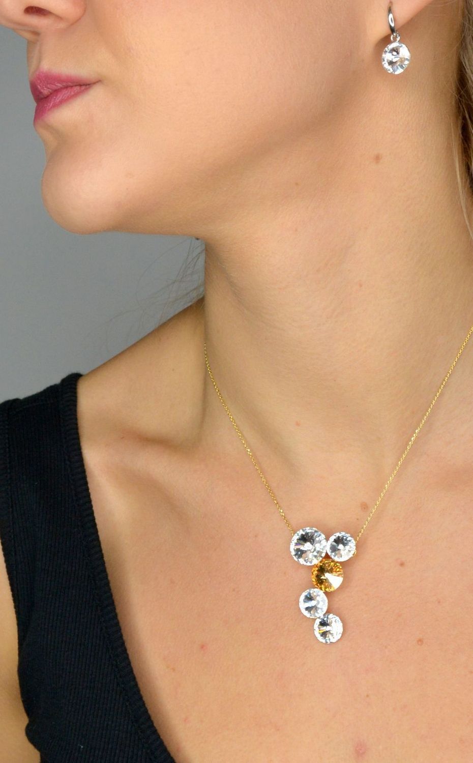 Kolczyki srebrne wiszące z białymi kryształkami Swarovski KW112212C.jpg