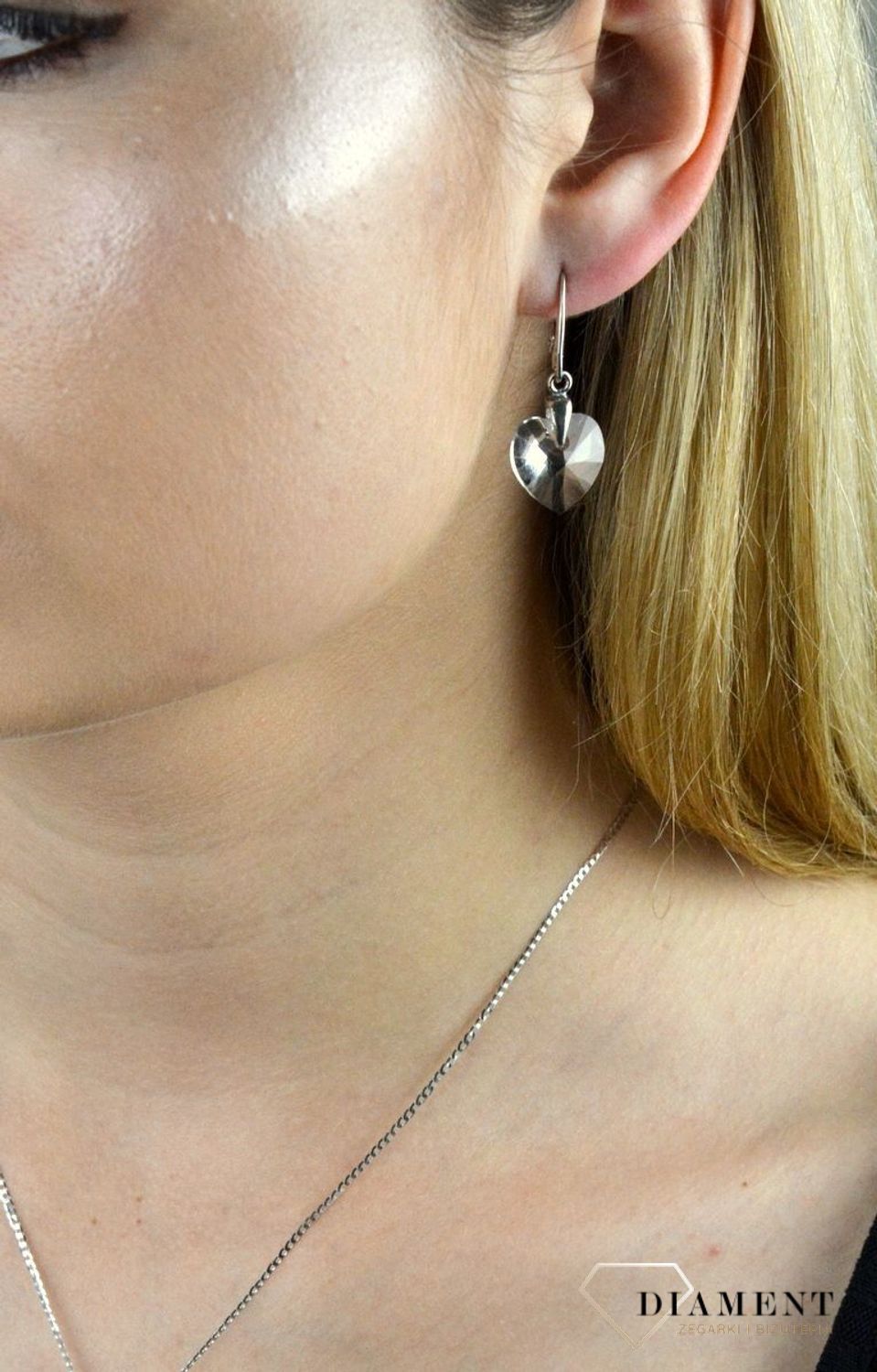 Kolczyki Swarovski element Crystal KW620214C. Kolczyki Swarovski. Kolczyki srebrne. Kolczyki serduszka. Kolczyki wiszące Swarovski. Kolczyki srebrne Swarovski Spark. Kolczyki z kryształem Swarovskiego. K.jpg