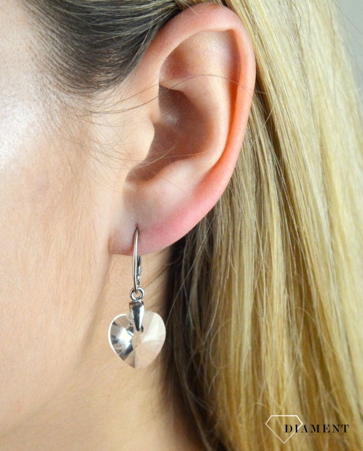 Kolczyki Swarovski element Crystal KW620214C. Kolczyki Swarovski. Kolczyki srebrne. Kolczyki serduszka. Kolczyki wiszące Swarovski. Kolczyki srebrne Swarovski Spark. Kolczyki z kryształem Swarovskiego. K.jpg