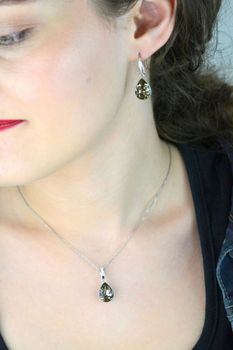 Kolczyki srebrne wiszące Swarovski Spark Classy Pear KWC432014G✓ Kolczyki srebrne wiszące Damskie w Sklepie z Biżuterią zegarki-diament.pl✓Piękne i Eleganckie Kolczyki dla Kobiet✓Prawdziwe Srebro✓Darmowa wysyłka✓ (1).JPG
