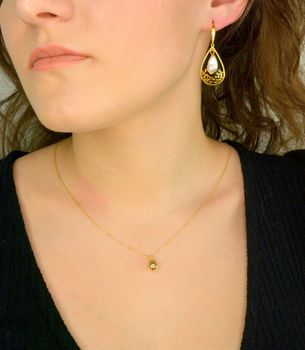 Kolczyki srebrne pozłacane z perłą Swarovskiego KWFG584312W (4).JPG