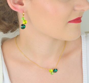 Eleganckie kolczyki Spark Candy KWG112212EM z pozłacanego srebra 925, ozdobione luksusowymi kryształami Emerald. Doskonały wybór na prezent lub wyjątkową okazję (4).JPG