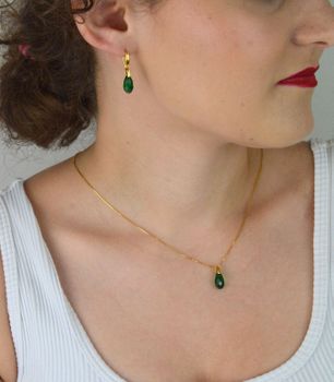Eleganckie kolczyki Spark Briolette KWG601013MJG z pozłacanego srebra 925, ozdobione austriackimi kryształami w kolorze Majestic Green. Idealne na prezent lub wyjątkowe okazje (2).JPG